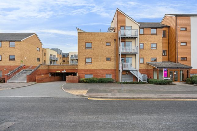 Flat to rent in Serenity Court, Evelyn Walk, Greenhithe