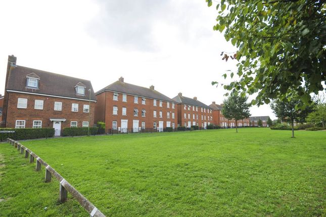 Freemans Acre, Hatfield Hertfordshire photo 2