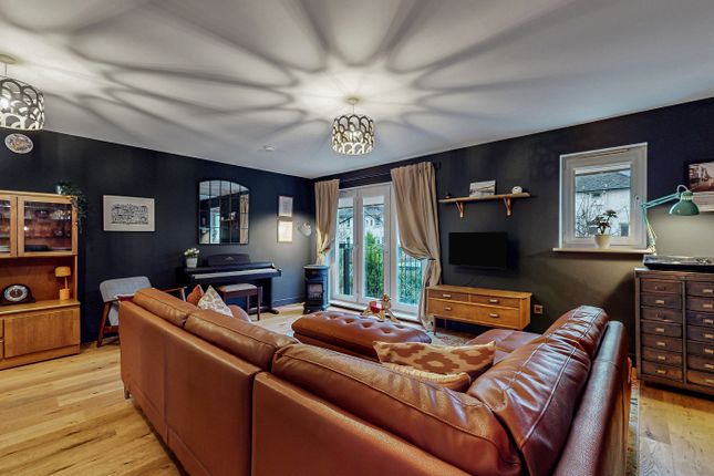 23, Kelvindale Court, Glasgow photo 4