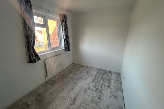 90, SWINDON photo 5