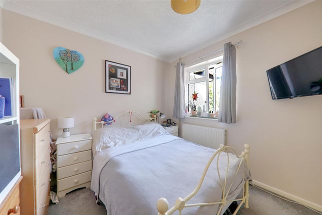 Flat 9, St. Thomas's Court 82-84 St. Lawrence Avenue, Worthing photo 4