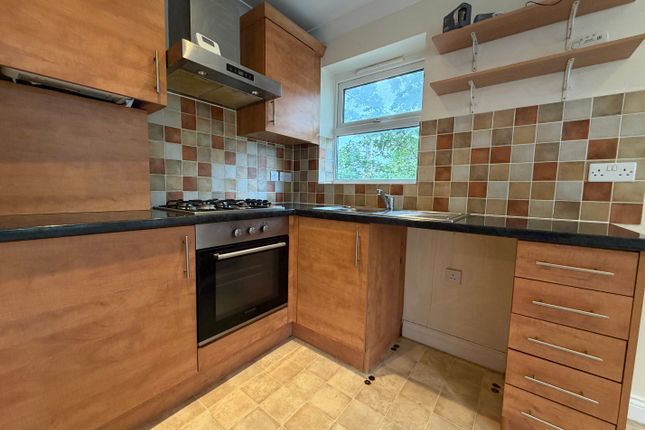 3 Amersham, Station Lane, Chandler's Ford photo 2