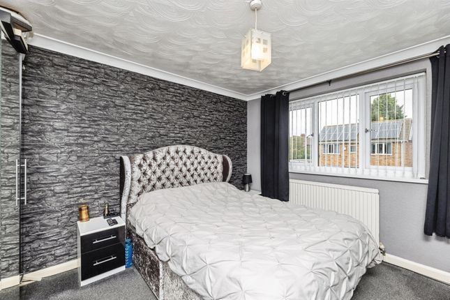 2, Hammond Road, Knottingley photo 4