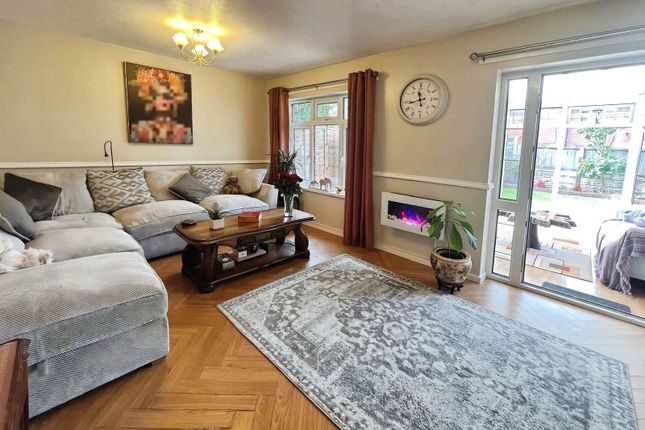 11, Yellowhammer Court, Kidderminster photo 3