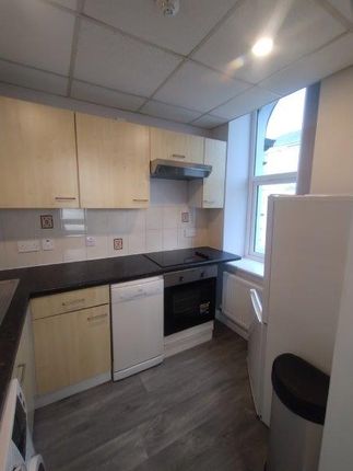 INTRO  Flat 3 -  6 Woodville Terrace photo 4