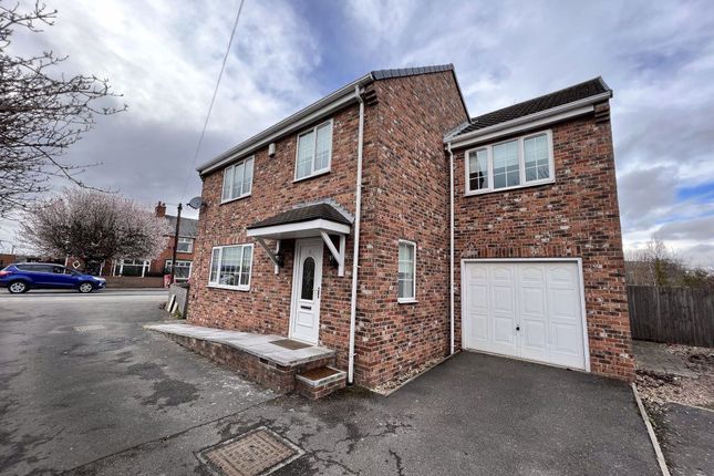 Thumbnail Detached house to rent in Weeland Road, Knottingley