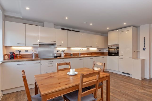 Flat for sale in Pegrum Drive, London Colney, St. Albans