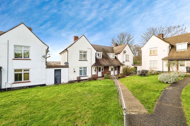 1-bed flat on 13, Thurlby Close, Woodford Green, £180,000