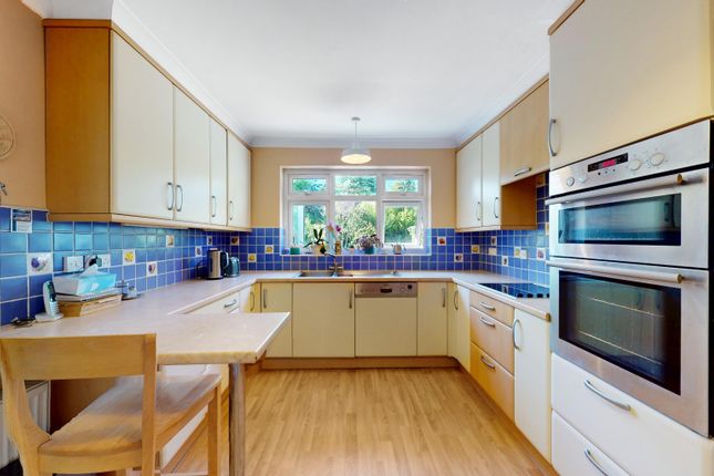 35 The Chase, Eastcote, Greater London photo 3