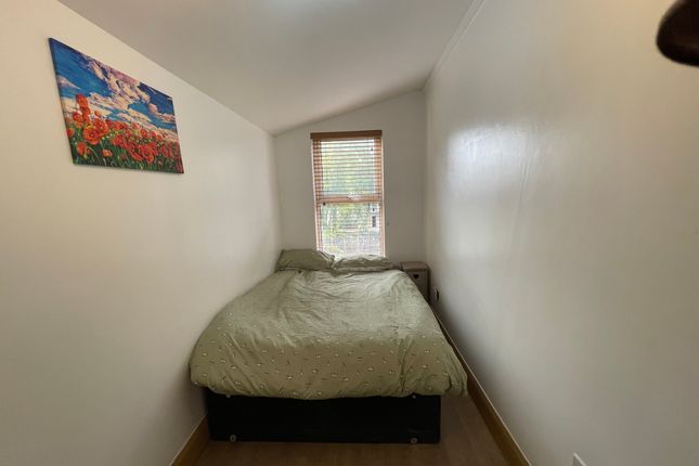 FLAT 3, FLAT 3, 62 THORNE ROAD, Doncaster, South Yorkshire photo 4