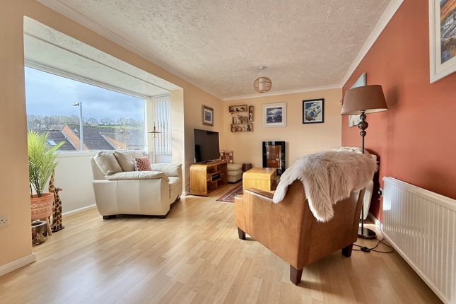 6, Guildford Close, Exeter photo 2