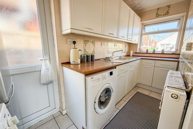 23, Standard Avenue, Jaywick photo 4
