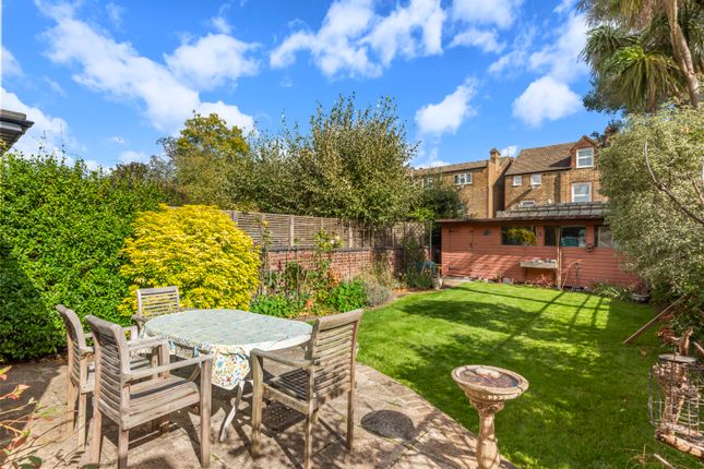 99, Streathbourne Road, London photo 3