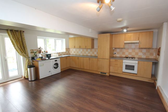 59 Fitzhamon Avenue, Llantwit Major photo 2