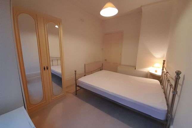 5 Waldrist Bedroom1 Photo2.Jpg