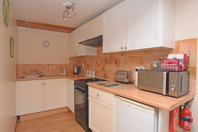 Cottage 3 (3).Jpg
