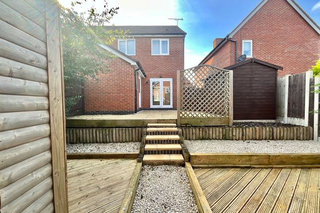 142 Ivinson Way, Uttoxeter photo 4