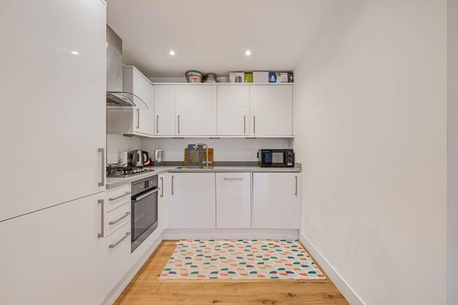 Flat 16 Berkeley Court, 48, Masons Hill, Bromley photo 5