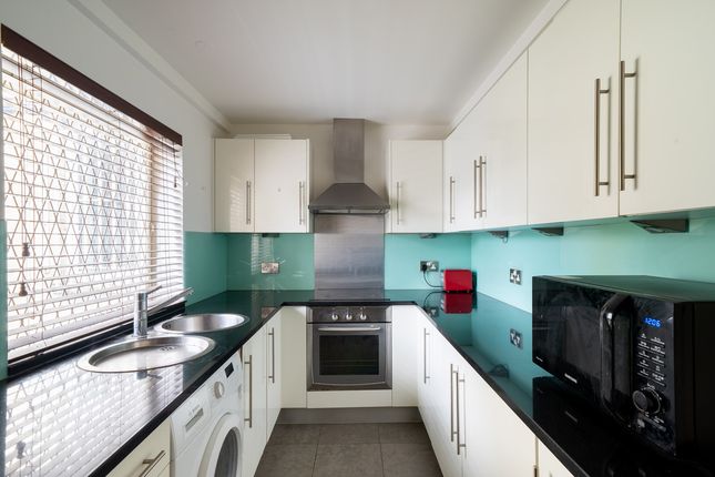 Flat for sale in Clarges Street, London, 7