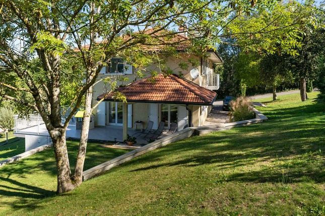 Villa for sale in Cranves Sales, Evian / Lake Geneva, French Alps / Lakes