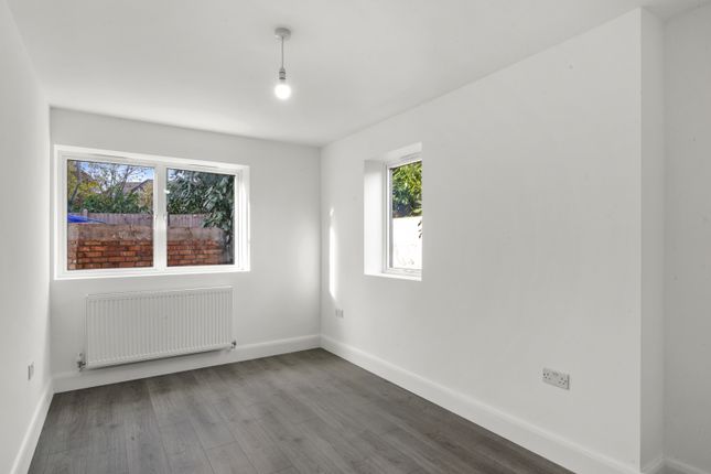 Flat to rent in St. Albans Road, Garston, Watford
