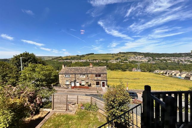 70, Fore Lane Avenue, Sowerby Bridge photo 3