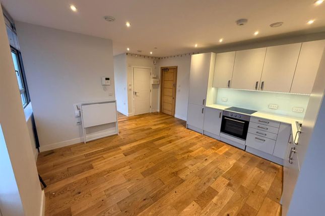 Flat 51, 21 Archer Court, London photo 3