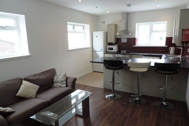 Thumbnail Maisonette to rent in Wyeverne Road, Cathays