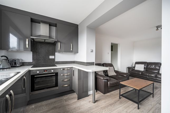 Flat 7, Farm Road, Maidenhead photo 3