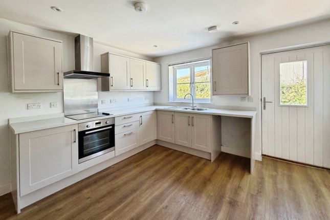 15 St. Johns Road, Helston, Cornwall photo 3