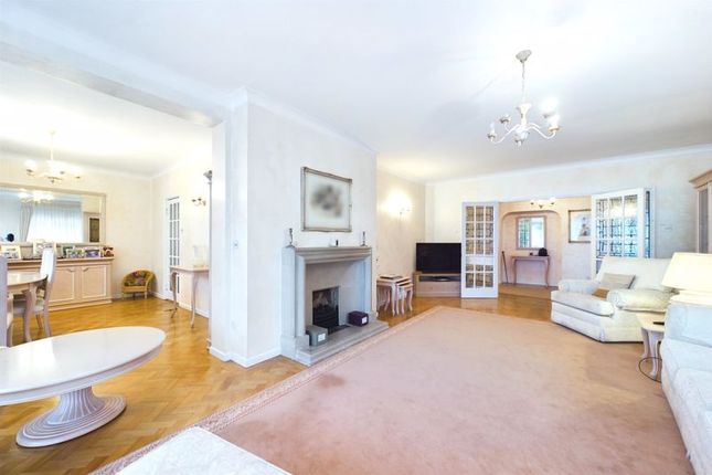 Bungalow for sale in Russell Close, Walton On The Hill, Tadworth