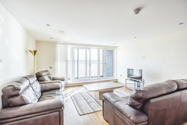 Thumbnail Flat for sale in Riverside Drive, Dundee