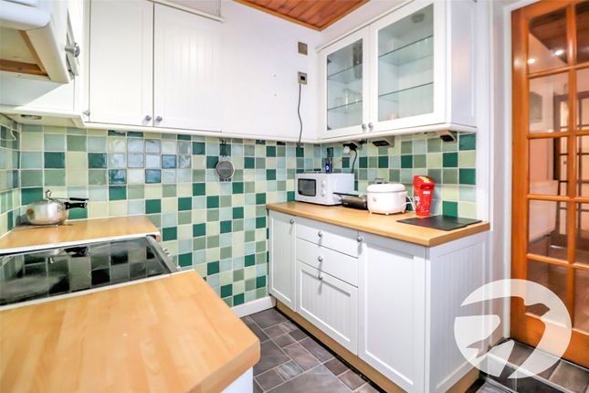 30, Moat Lane, Erith photo 4