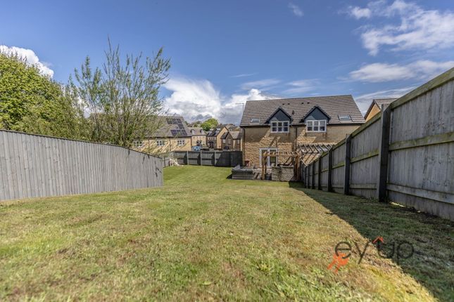 20, Water Meadow Drive, Denholme photo 3