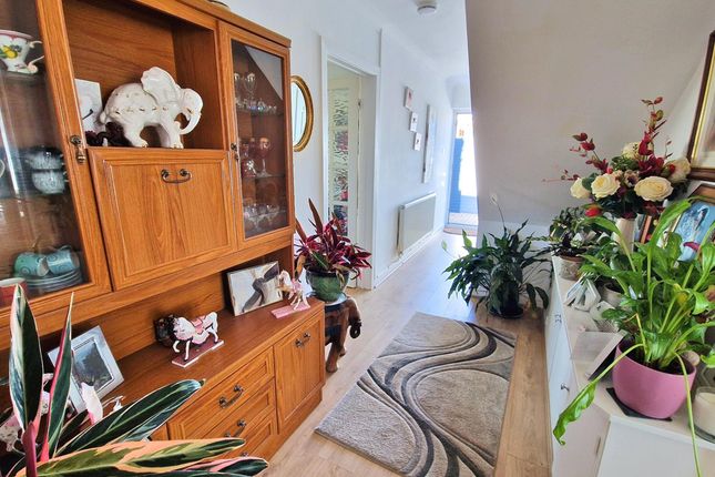 32, CARLTON PLACE, PORTHCAWL photo 4