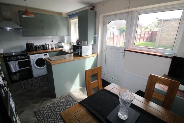 52, Bushy Close, Milton Keynes photo 3