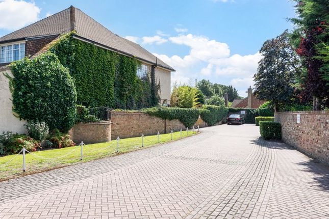 Flat for sale in Clarendon Mews, Bexley