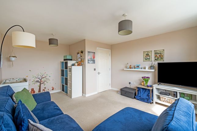Flat for sale in Old Dairy Close, Fleet