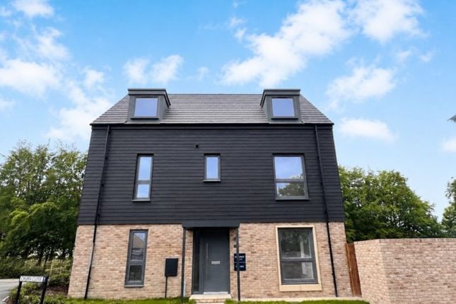 4-bed house on The Somerford, Blunsdon Hill, Swindon, £585,000