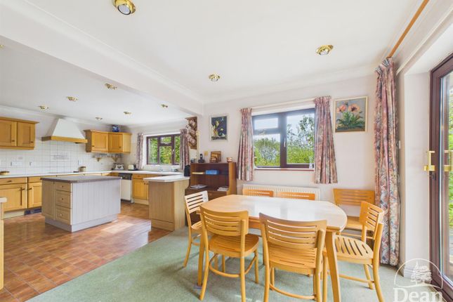 10, Ash Way, Lydney photo 4