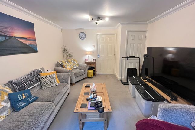 47, Fallowfields, LOWESTOFT photo 4