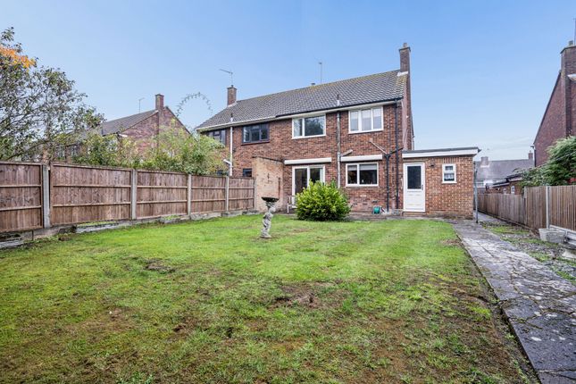 33 Cornfield Road, Bushey photo 4
