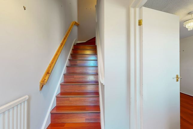 27 Glen Roy Drive, Glasgow photo 2