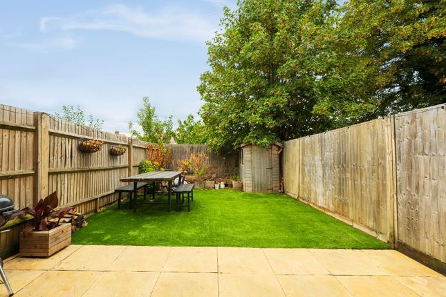 6 Faren Terrace, Mitcham photo 3