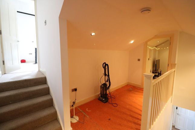 Maisonette for sale in 8 Cathedral Court, Southernhay East, Exeter, Devon