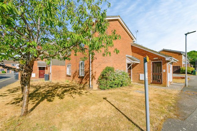 1, Crest Park, Hemel Hempstead photo 4