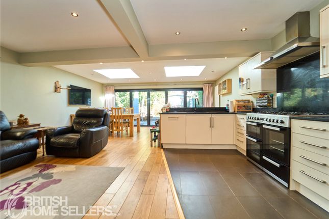 38, Rosecroft Drive, Hertfordshire photo 2