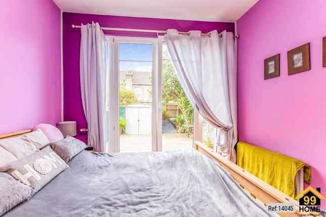 47, Solway Road, London photo 3