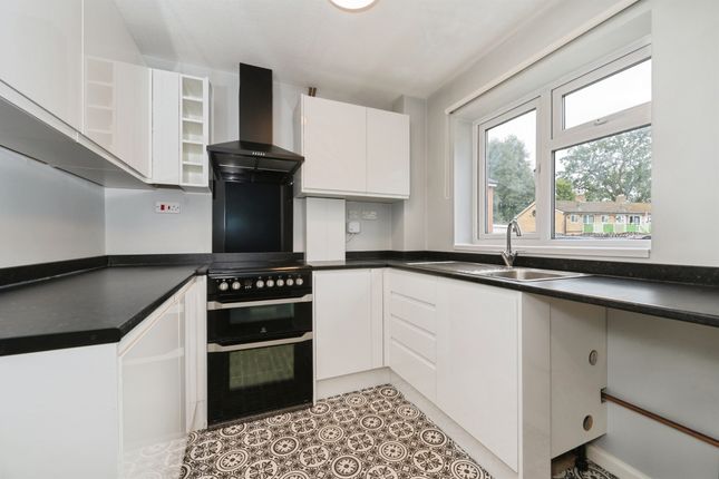 10, Corbiere Close, Southampton photo 3