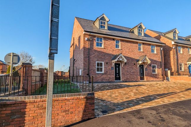 Town house for sale in Leigh Road, Atherton, Manchester